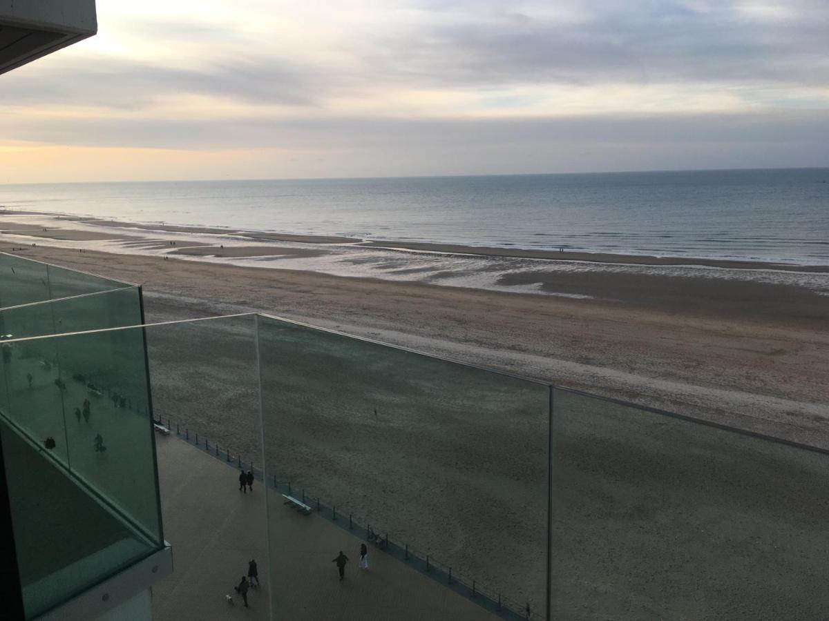Prachtige Studio Met Frontaal Zeezicht En Terras 4 Pers. Oostende Exterior foto